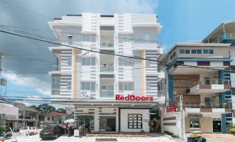 1. RedDoorz..
