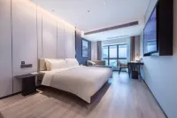 Zhaoqing Qixingyan Atour Hotel