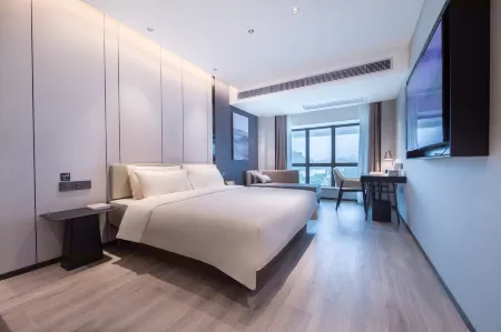 Zhaoqing Qixingyan Atour Hotel