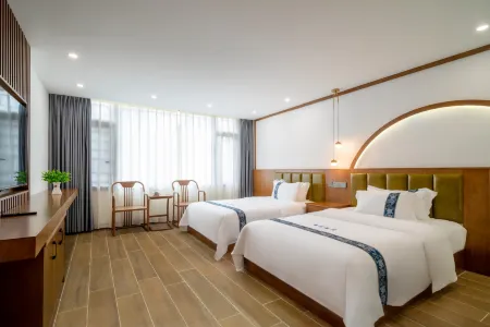 Floral Hotel· Meet Yusu hotel (Hengyang Nanyue Scenic Area Temple Branch) Отели рядом с достопримечательностью «Nanyue Grand Temple»