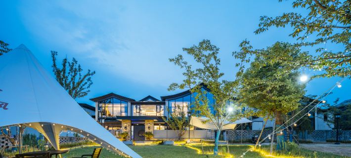 Floral Hotel·Baohua Temple Taoli spring breeze hotel（Jurong Baohua Mountain Scenic Area Store） Ξενοδοχεία στην πόλη Τζουρούνγκ