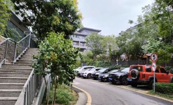 1. ATRIUM F..