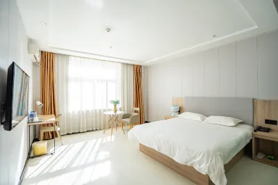 Home Inn's Huayi Select Hotel (Fushun Railway Station & Central Hospital) Hotels in Fushun North Railway Station/Passenger Station