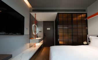 Jinglai Hotel Light Luxury (Daning International Shanghai Business School Branch)