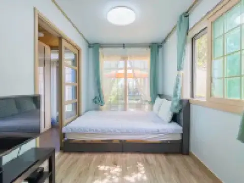 阿廷旅館 鄰近活力迷宫的酒店