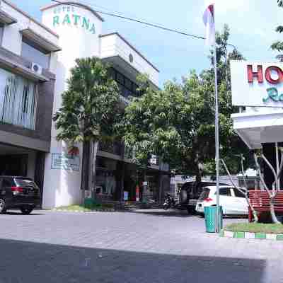 Hotel Ratna Syariah Hotel Exterior