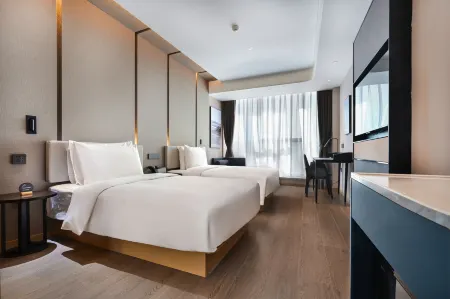 Atour Hotel (Kunming Changshui International Airport Platinum Harbor Modern Plaza) Отели рядом с достопримечательностью «Yeya (Wild Duck) Lake Holiday Resort»