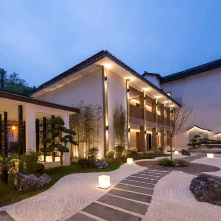 Dongyueli Hotel (Shaoxing Downtown Area Cangqiao Straight Street)