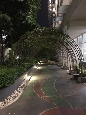 Giveley Casa de Parco hotel / Apartment near ICE BSD the BREEZE BSD Отели в г. Cisauk