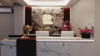 Sip Azana Hotel Jayapura Các khách sạn ở Gurabesi