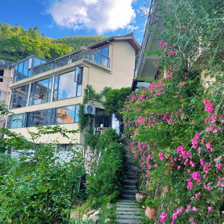 Yun Shang Wu Tian Guesthouse