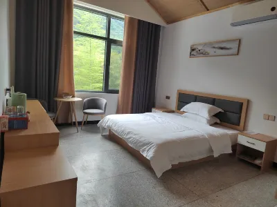 河落子.河邊民宿 大支坪車站附近的飯店