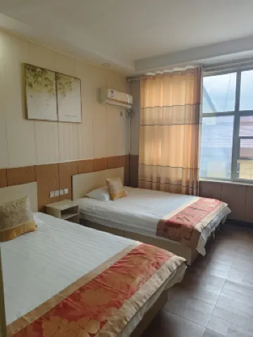 Mengyin Huaqing Hotel