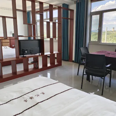 Xibaipo Dongyi Hotel Hotels near Xibaipo Memorial Hall
