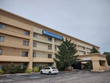 Norwood Inn & Suites Indianapolis
