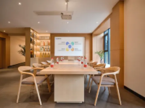 Zhangjiajie Tingtang Hotel (Wulingyuan Sign Store, National Forest Park)