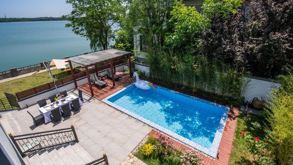 Yunshuige Lake View Pool Villa