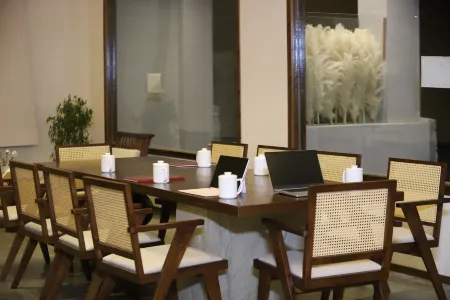 Chuanxi Cloud Light Luxury Homestay