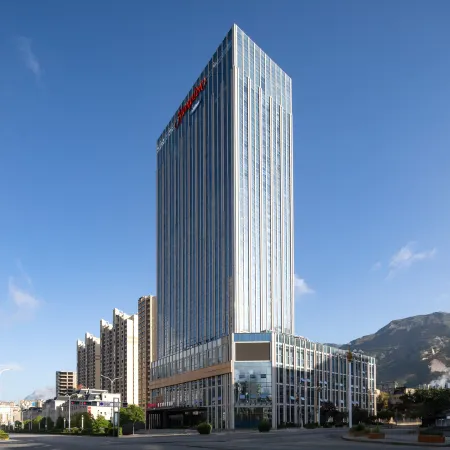 Hampton by Hilton Longnan High-Speed Railway Station Отели в г. Луннань