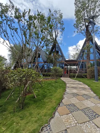 Ludian No Goodnight Pavilion Homestay Отели в г. Лудян