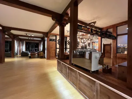 Himalayan Tsang Inn Отели в г. Даофу