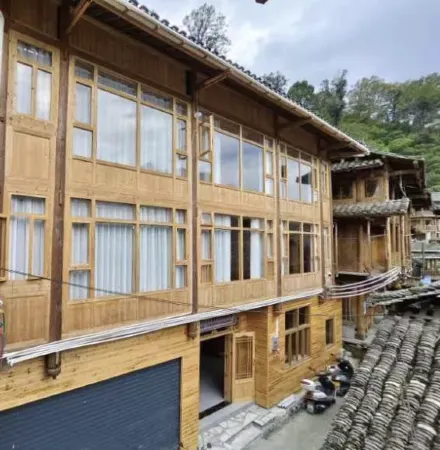 Yinuoqianjin Homestay (Dali Dong Village) Отели рядом с достопримечательностью «Dalicun»