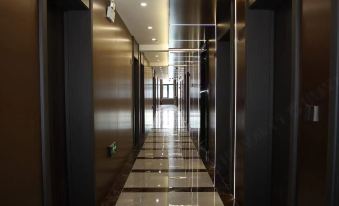 Holiday Inn Companion Mountain