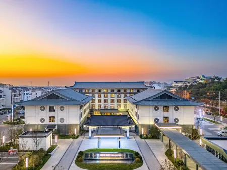 Yongkang Fangyan GINLAN JIA Qingtang Hotel Отели рядом с достопримечательностью «Huafushan Scenic Area»