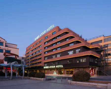 Atour Hotel Dandong Railway Station Yalu River Broken Bridge Hotels in Dandong