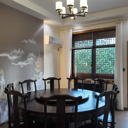 Xuancheng Lucunxiang Zhulin Yaju Farm Stay