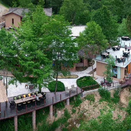 Pingwu Huajian Banshan Homestay