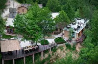 Pingwu Huajian Banshan Homestay Отели в г. Пинву