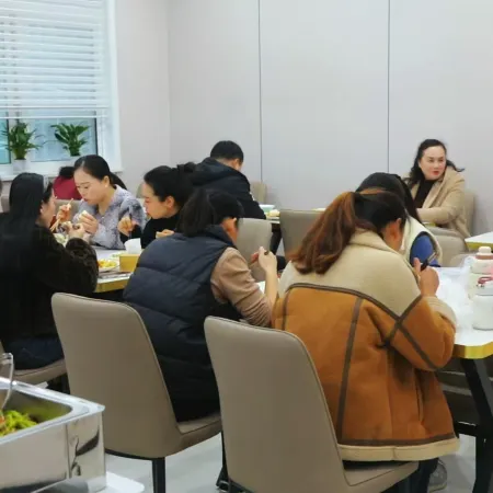 Fengheyuan Hotel (Biyang County Old Bus Station)
