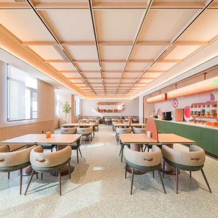 Orange Hotel (Yichang Yangtze River Plaza Heyi Road Branch)
