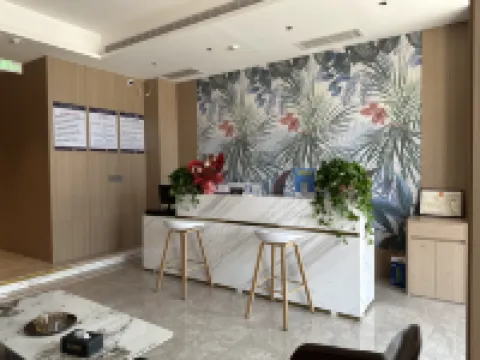 Runze Hotel Hotels in Li County