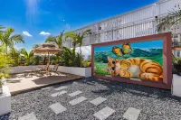Dehong Mangshi Yasifeier Hotel - parcheggio