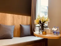 Me Young Me House Hotel (Changsha Wu Yi Square Subway Station Pozi Street) Hotels near Python Hole