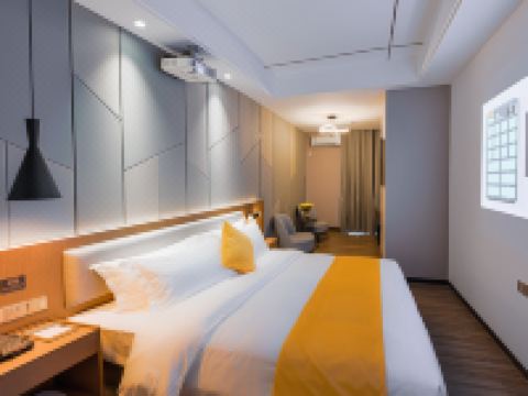 铂顿国际公寓(佛山魁奇路盈天广场店) - 雅致影视大床房