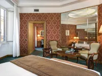 Marcella Royal Hotel - Rooftop Garden Hotels near San Silvestro in Capite