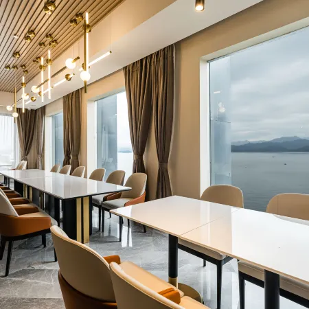 Atour Hotel Qiandao Lake Central Lake District