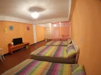 Tainan Here Hostel Anping โรงแรมในไถหนาน