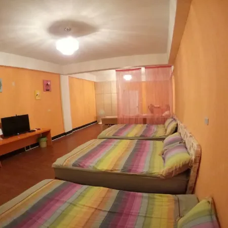 Tainan Here Hostel Anping Отели рядом с достопримечательностью «Форт Аньпин»