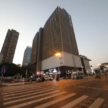 Homeinn · neo (Wuhan Huazhong University of Science and Technology World City) Отели рядом с достопримечательностью «Южный Китайский национальный университет-Северный 2-й ворота»