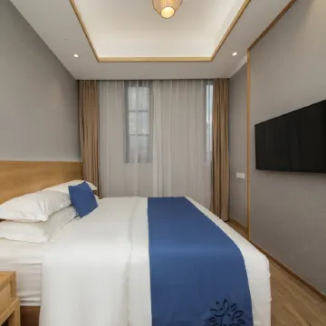 Fireworks Homestay (Yichun Wanzhai Ancient City Scenic Area Store)