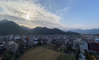 Dongyang Yunjinwan Resort Hotel