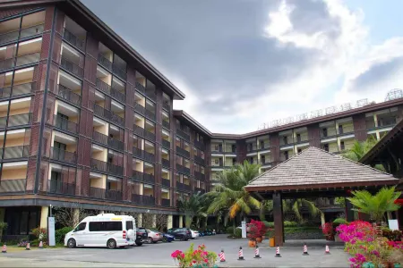 Days Hotel Hainan Baoting Отели рядом с достопримечательностью «Qixian Square»
