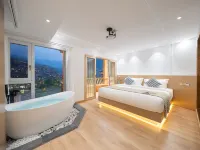 Miao Village's Most Beautiful Homestay with Panoramic Views of Sunrise and Starlight