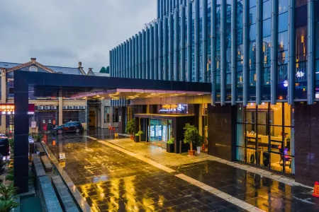 Lingzhi Hotel Duyun Отели в г. Дуюн