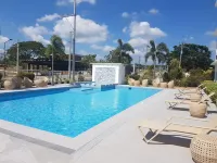 Microtel by Wyndham South Forbes Near Nuvali - Pools