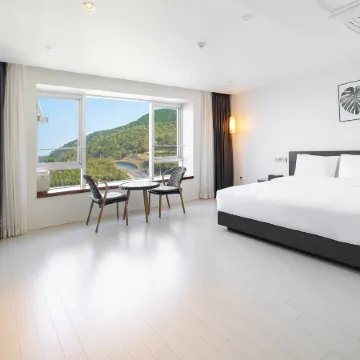 Yeosu Hotel Haven Отели рядом с достопримечательностью «Остров Одонго»
